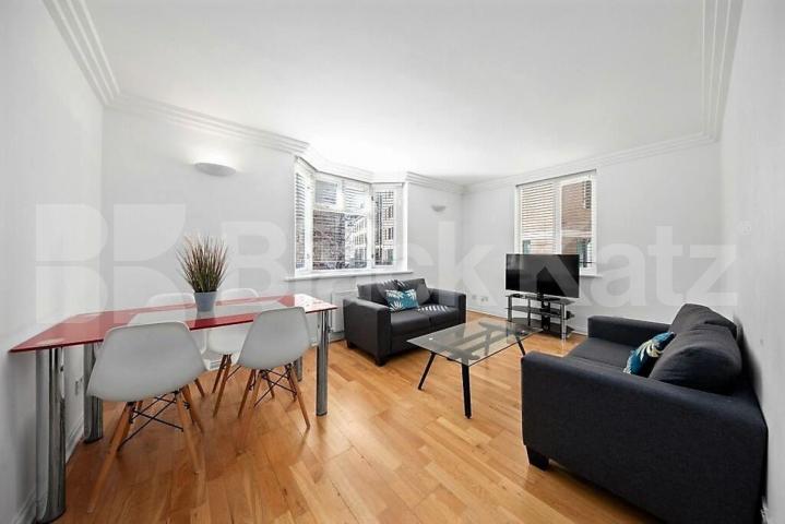 Fantastic two bed two bath flat in amazing Mayfair location by Hyde Park.  Bourdon Street, Mayfair 